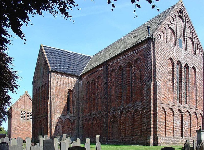 Helpen bij het opknappen van graven op het Kerkhof – Zuidbroek